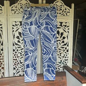 Chico’s blue and white pants  so sliming girlfriend ankle size 2